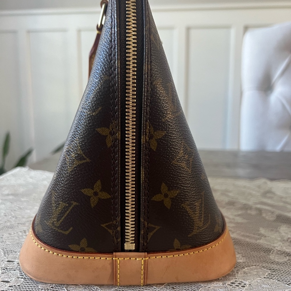 Authentic Louis Vuitton Alma PM - Picture 4 of 11